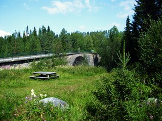 Rastpaltz an der alten Brücke über den Åsanforsen